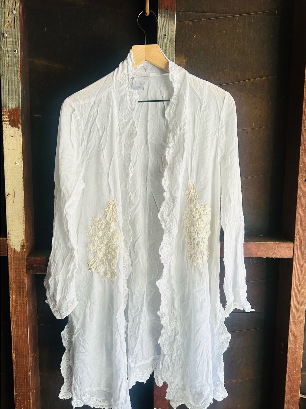 Soft Surroundings White Lace-Trim Sheer Robe with Cream Appliqué